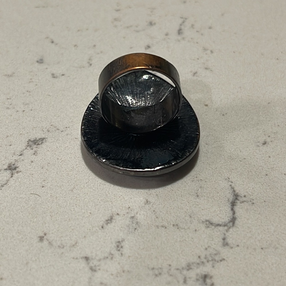 Metallic tear drop ring - Picture 2 of 2